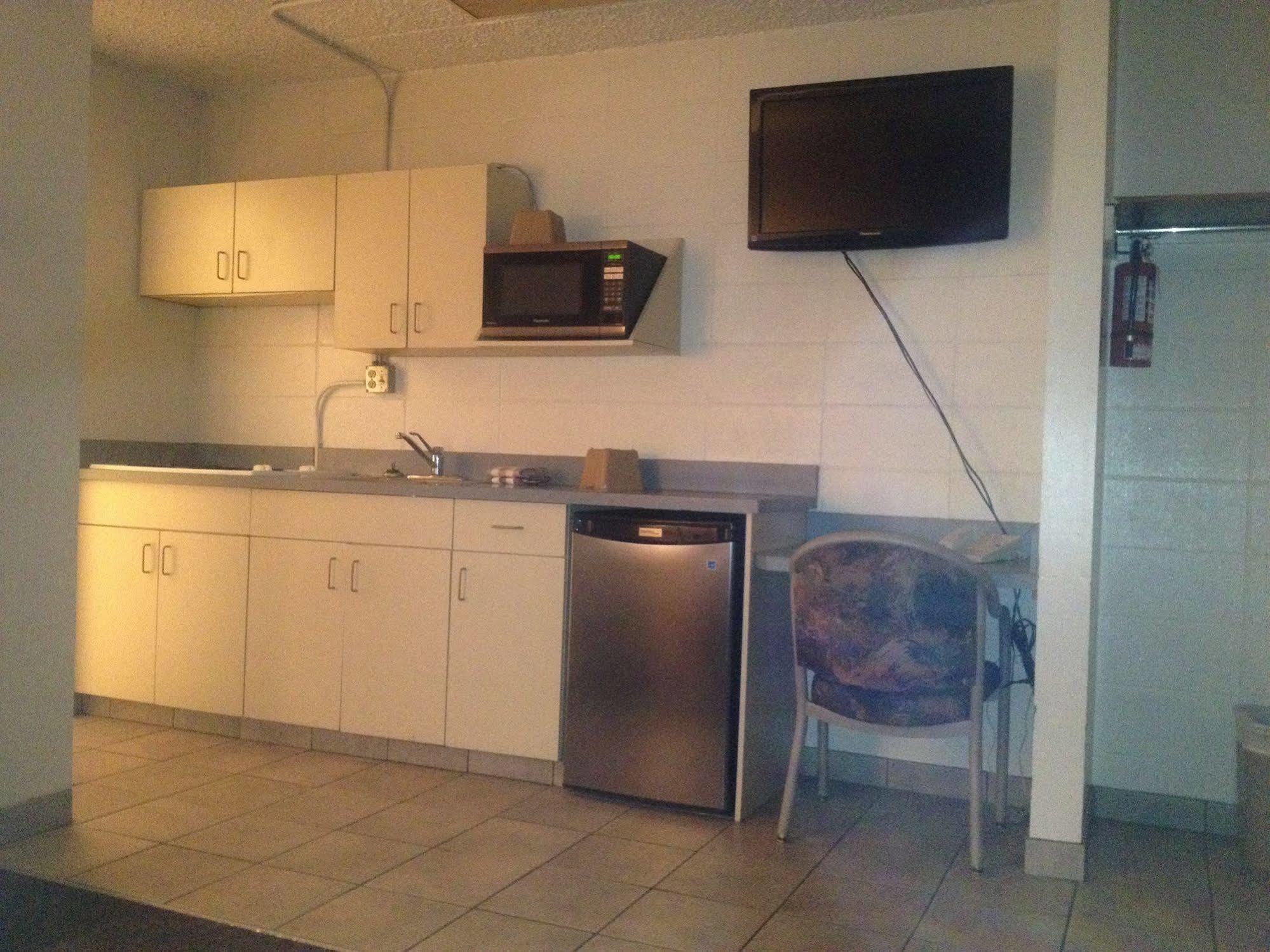 Eastglen Inn Едмънтън Екстериор снимка